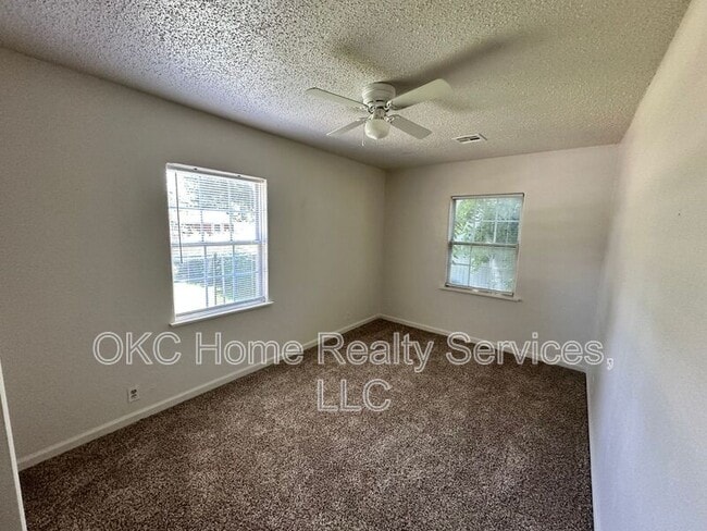 Building Photo - 4117 N Libby Ave