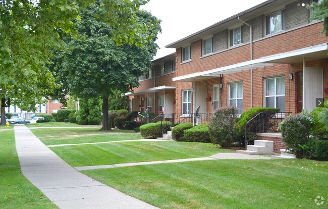 Building Photo - Stratford Villa - Oak Park, MI