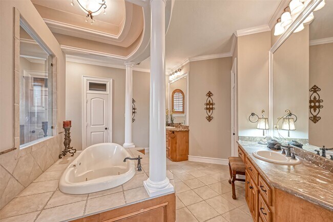 Building Photo - 13815 Nathan Ridge Ln