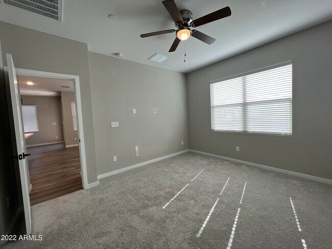 Building Photo - 746 E Doral Ave