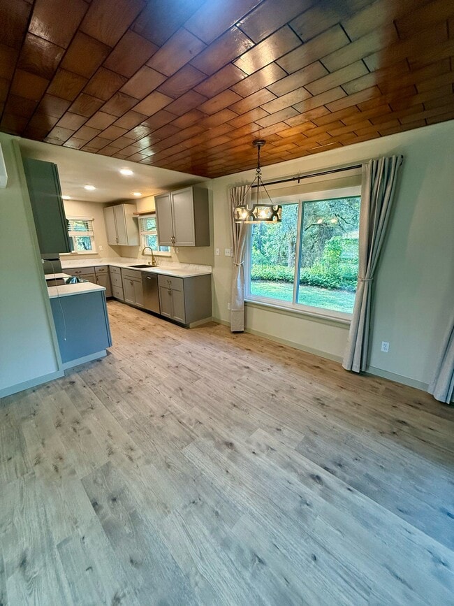 Building Photo - 10070 Garesio Ranch Rd