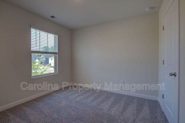 Building Photo - 105 Johns Cardinal Dr