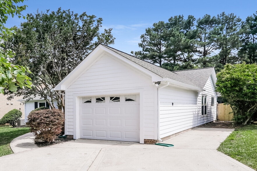 Primary Photo - 4204 Compton Ct