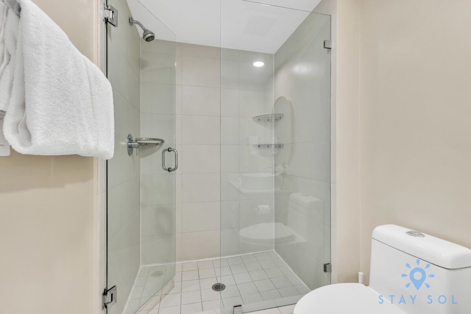 Building Photo - 2602 E Hallandale Beach Blvd