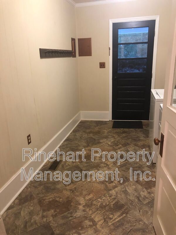 Building Photo - 303 Calhoun St