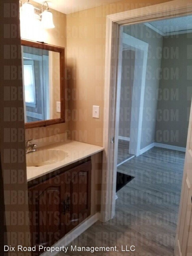 Building Photo - 4 br, 2 bath House - 313 McKinley Street,