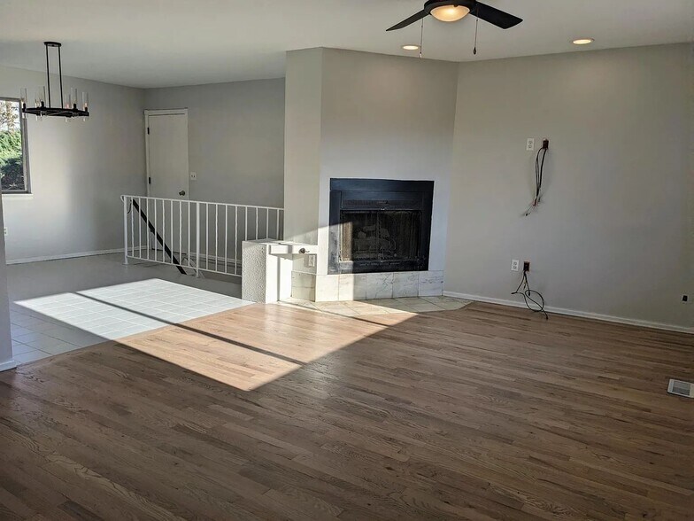 Living Room - 5777 Tuckerman Ln