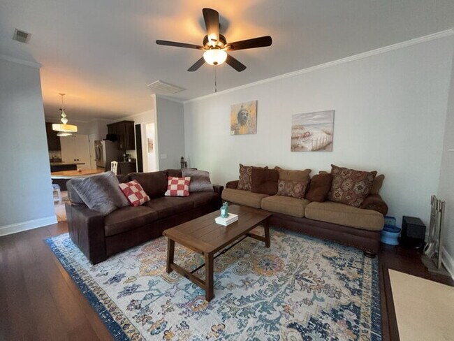 Building Photo - 1009 Ariel Ct