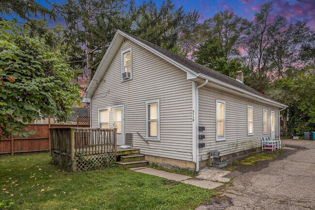 Building Photo - $799-Stylish 1-Bed/1-Bath Apartment with a Fresh Makeover!