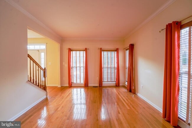 Building Photo - 303 Highland Ridge Ave