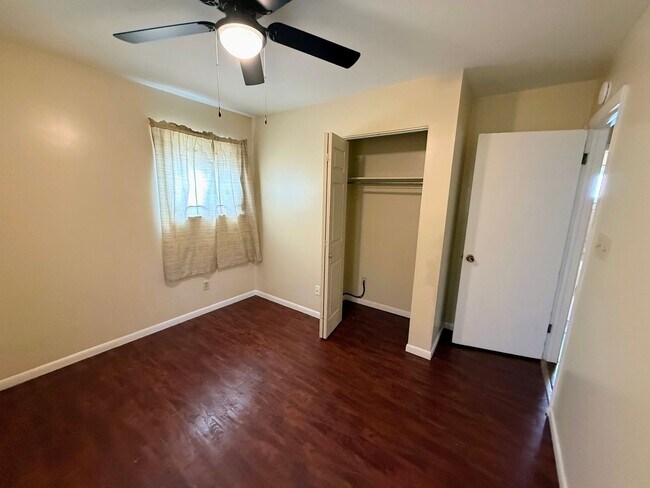 Building Photo - Well-maintained 3-bedroom, 1-bath home in Cleveland