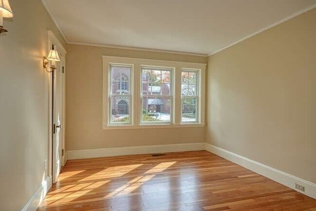 Building Photo - 71 Church St