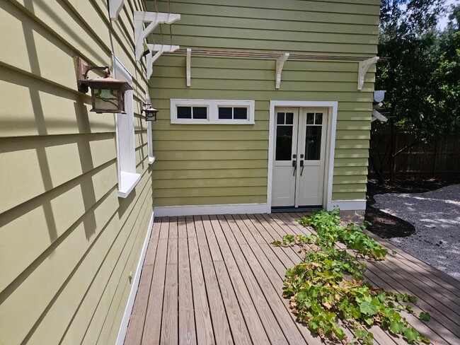 Building Photo - 2709 Albans Rd