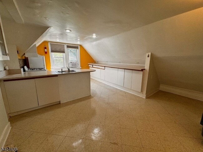 Building Photo - 160 Chestnut St