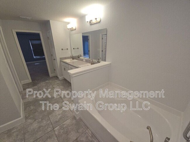 Building Photo - 2107 Cartgate Ln