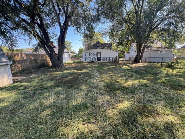 Building Photo - 1329 N Wabash Ave