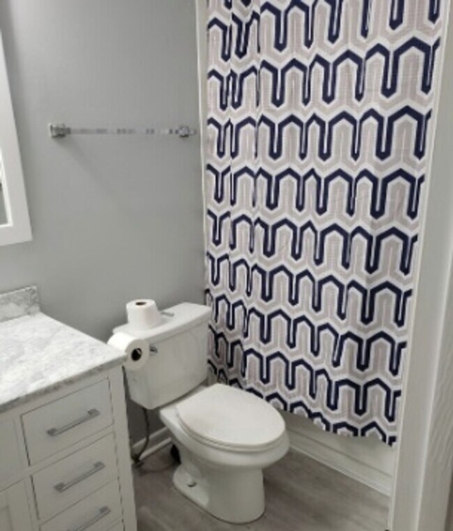 Building Photo - Move-In Ready 2 bedroom with attached Gara...