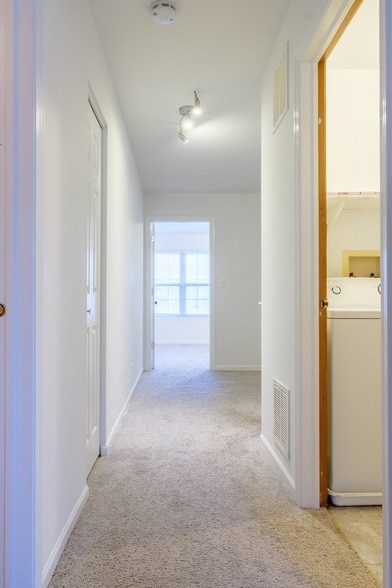 Building Photo - 261 Springbrook Trail S