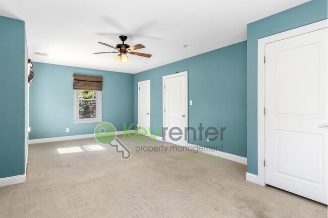 Building Photo - Beautiful 4-Bedroom Home with Fenced Yard ...