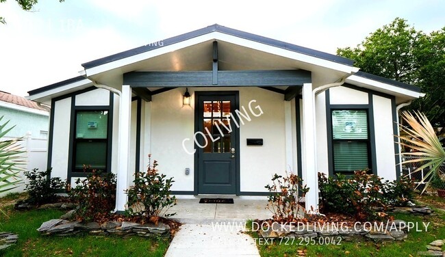Building Photo - 1/1 Bedroom in Co-living House! Private ba...