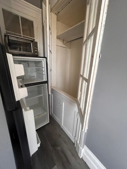 Building Photo - 1530 Pennington Rd