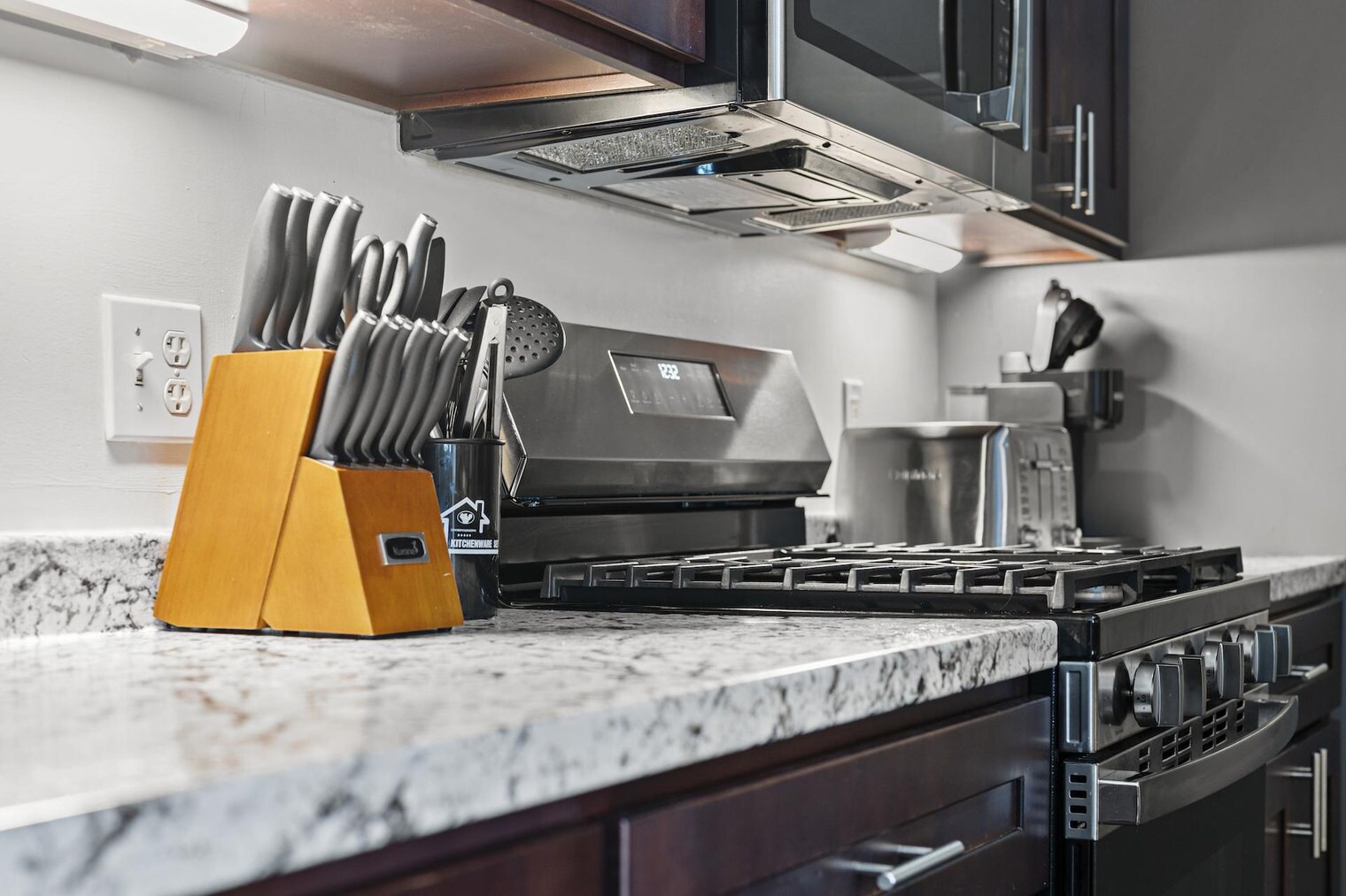 Building Photo - 160 E Berkeley St