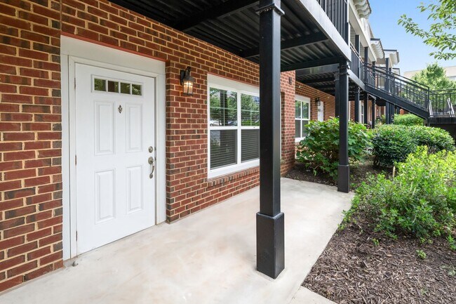 Building Photo - 3 Bedroom Flat Available at the Woodlands - REDUCED DEPOSIT