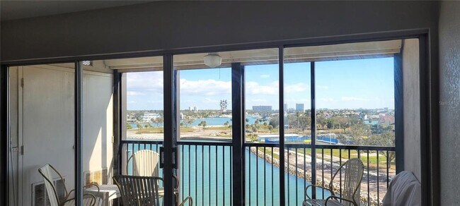 Building Photo - 10355 Paradise Blvd