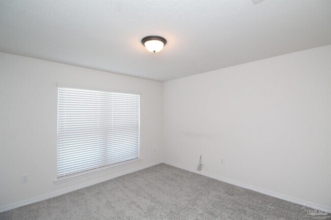 Building Photo - 5605 Peach Dr