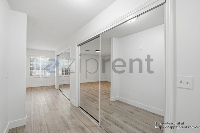 Building Photo - 1421 Stearns Dr