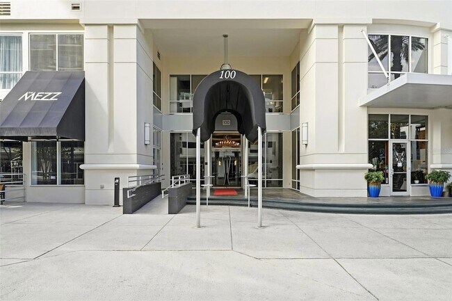 Building Photo - 100 S Eola Dr