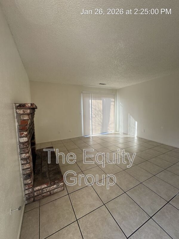 Building Photo - 3523 S County Center Dr