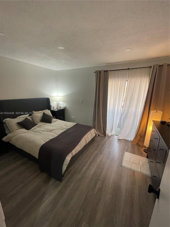 Building Photo - 5962 W 18th Ave