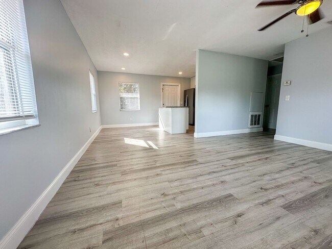 Building Photo - Fully Fenced Privacy in Orlando – Stylish ...