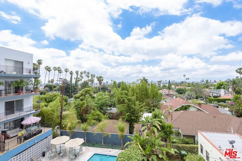 Saltwater Pool - 7560 Hollywood Blvd