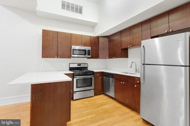 Primary Photo - 2136 E Dauphin St