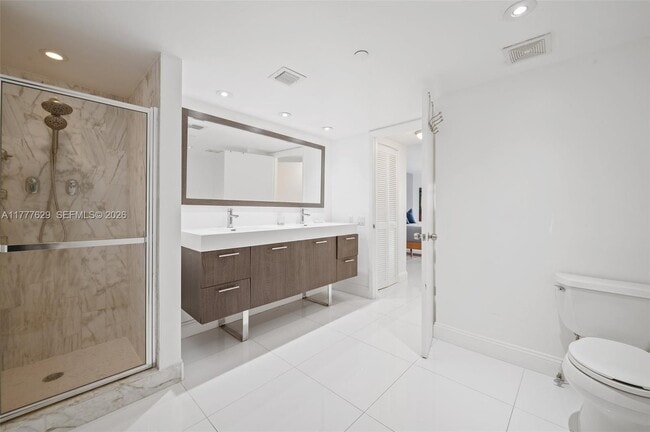 Building Photo - 2000 Towerside Terrace