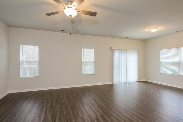 Building Photo - 207 Dorian Lp