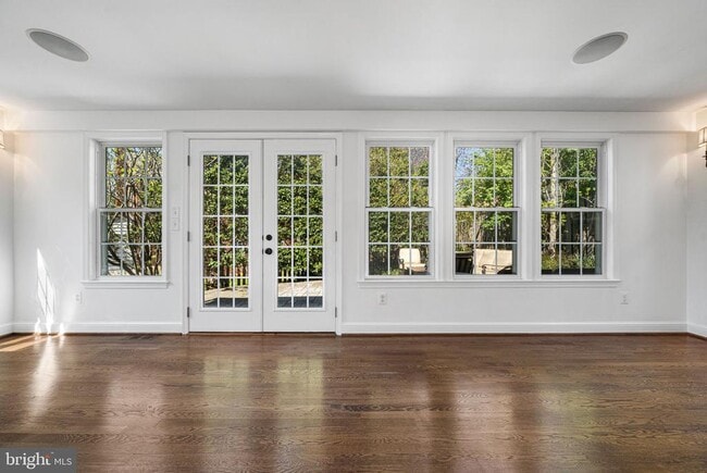 Building Photo - 2718 S June St