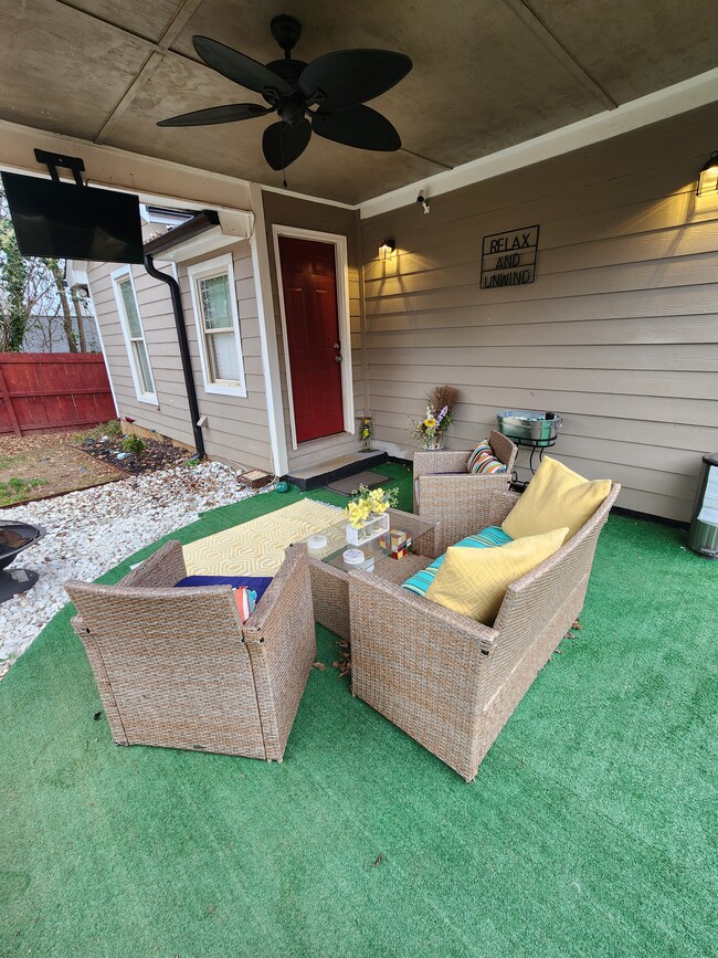 Back patio area - 175 Rhodesia Ave SE