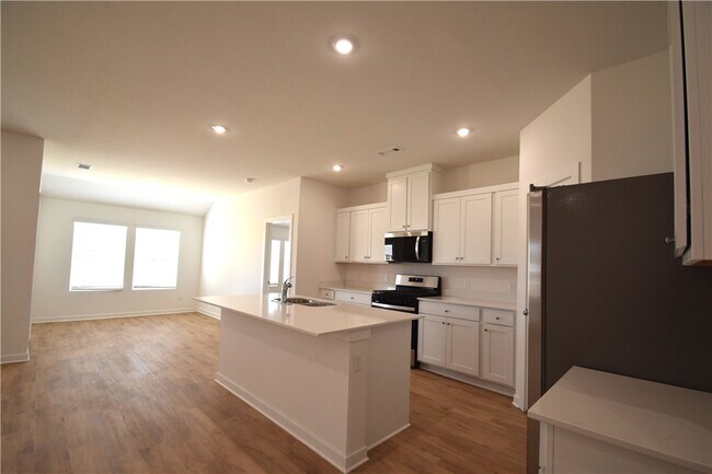 Building Photo - 544 Colorado St