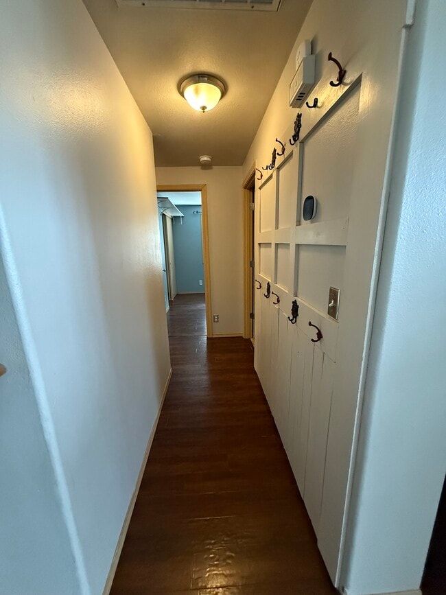 Building Photo - Taft Drive