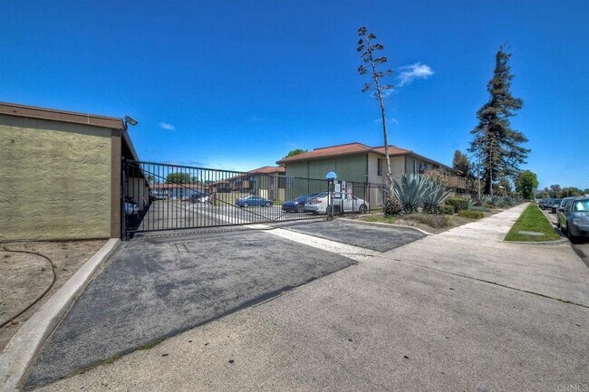 Building Photo - 615 Fredricks Ave