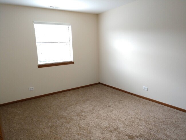 Building Photo - 15 Gant Cir