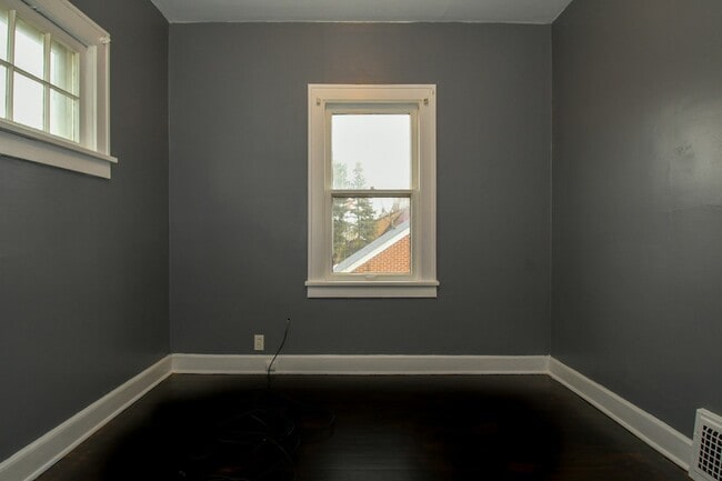 Building Photo - 18911 Locherie Ave