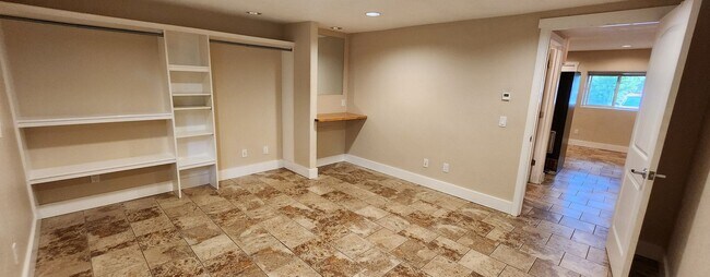 Building Photo - Columbine1104 (DK-KS)