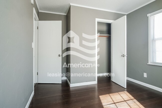 Building Photo - 504 N Dogwood St