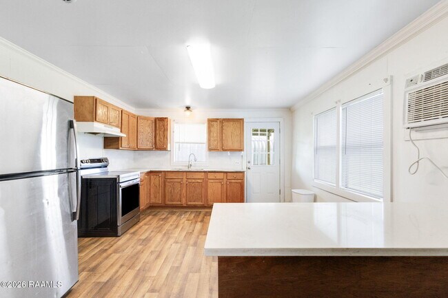 Building Photo - 866 Mouton Rd