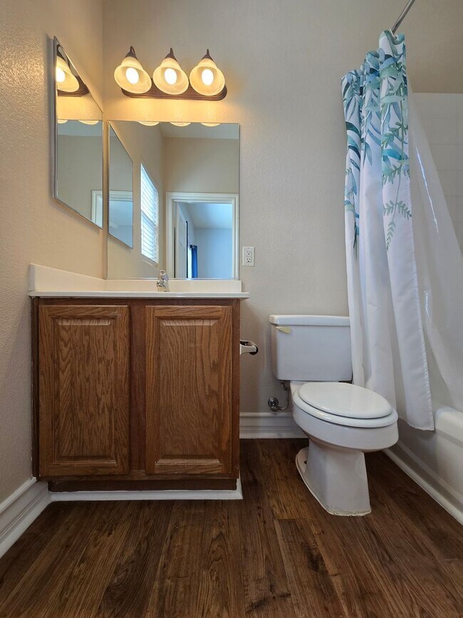 Building Photo - An Amazing NW Home! Over 3300 sq ft w/ pool & spa! Must see!