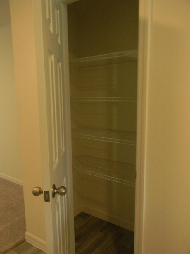 Building Photo - 491 Windswept Ave SW